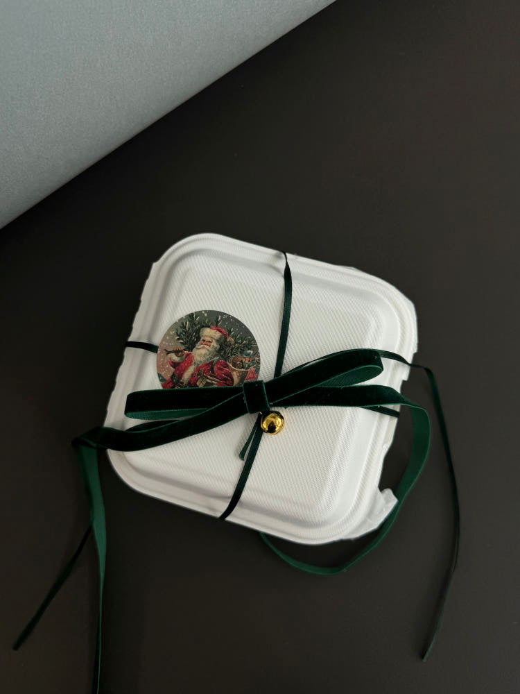 Vintage Santa Round Stickers – Set of 50