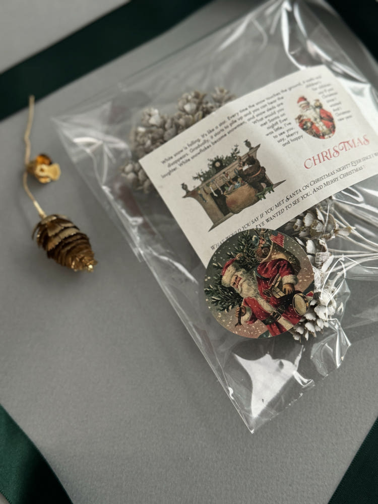 Vintage Santa Round Stickers – Set of 50