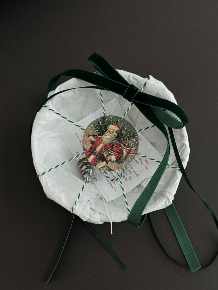 Vintage Santa Round Stickers – Set of 50